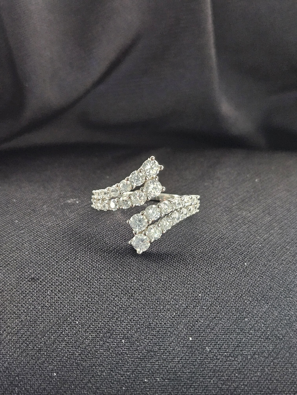 Elegant Gold and Silver Women's Ring